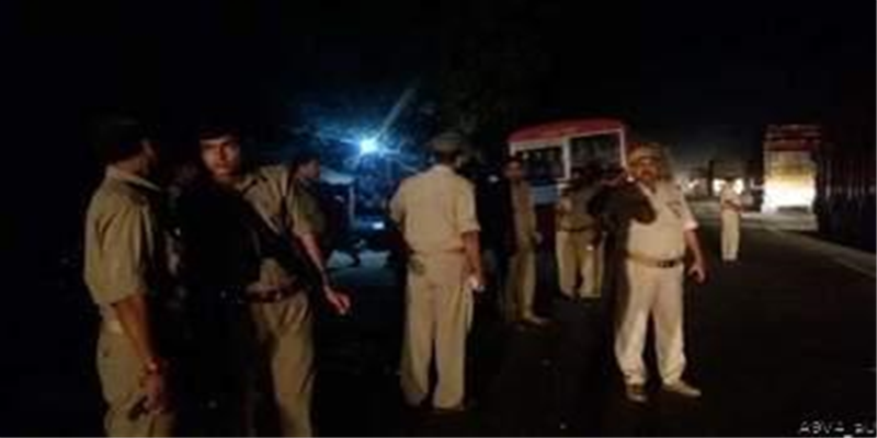 बस्ती: रोडवेज बसमें धक्‍का लगा रहे आठ यात्रियों को ट्रेलर ने रौंदा