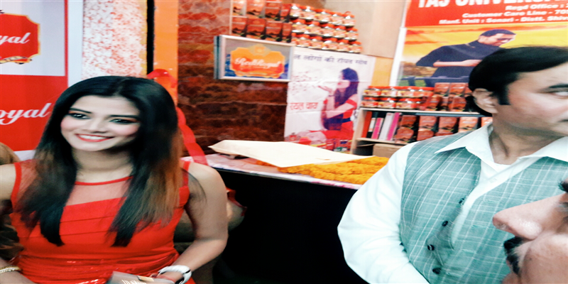 गोरखपुर-रेड रायल चाय का गोरखपुर मे खुला आउटलेट मिस दिल्ली पल्लवी ने किया उद्घाटन।