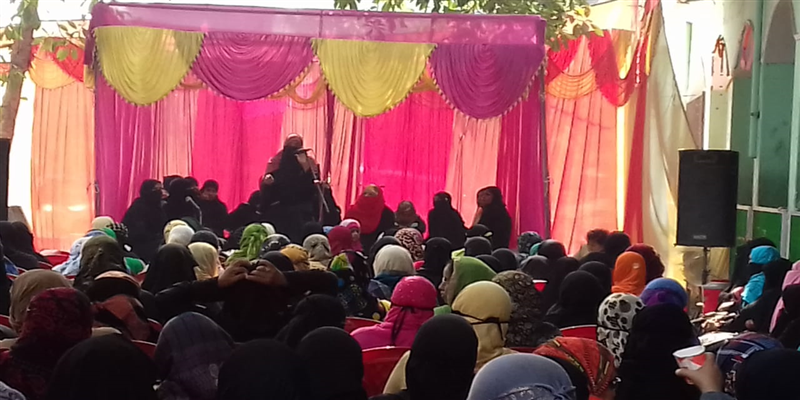 गोरखपुर-दीन-ए-ईस्लाम के सदके मे मिला महिलाओं को हक-गाजिया खानम